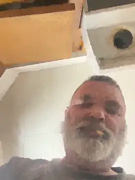 Frenchpoo's cam snapshot