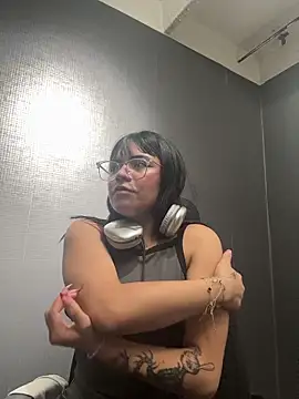 AngieRousse_'s cam snapshot