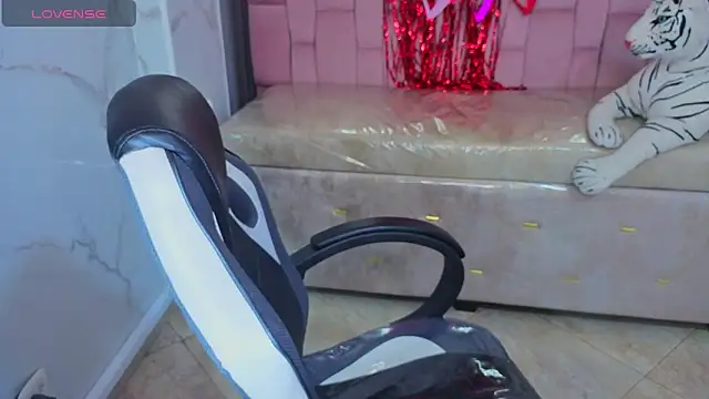 skeler_lovd_b_'s cam snapshot