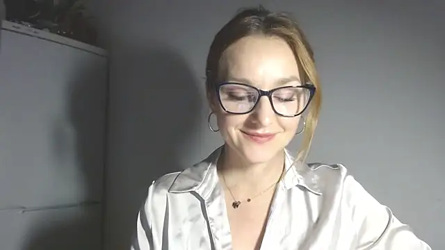 AliciaDesire's cam snapshot