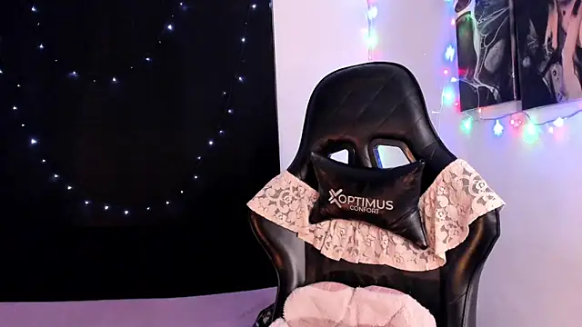 willow_poisson's cam snapshot