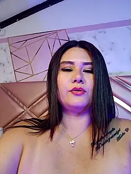 SophieWheeler live sex cam