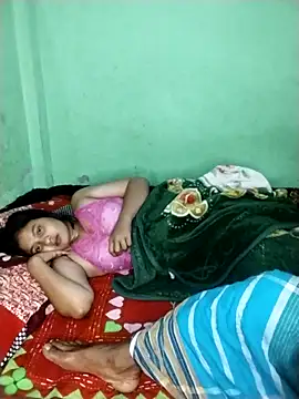 Hotcouple1100 live sex cam