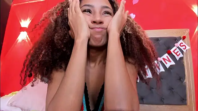 LunaBelluci's cam snapshot