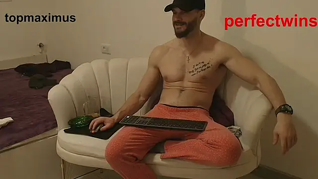 MauroTwin live sex cam