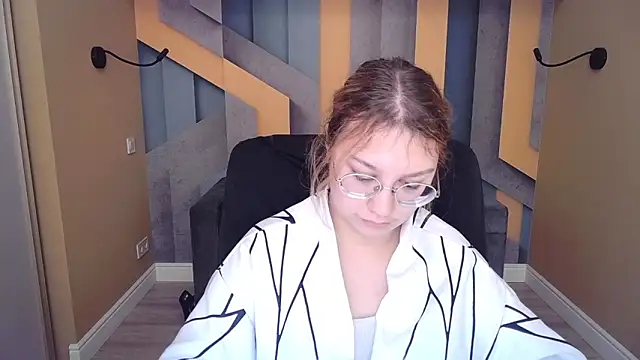 AngelinaLow's cam snapshot