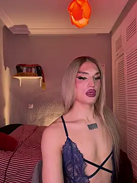 Crystal_________ live sex cam