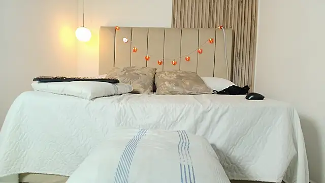 EvaaSinclair live sex cam