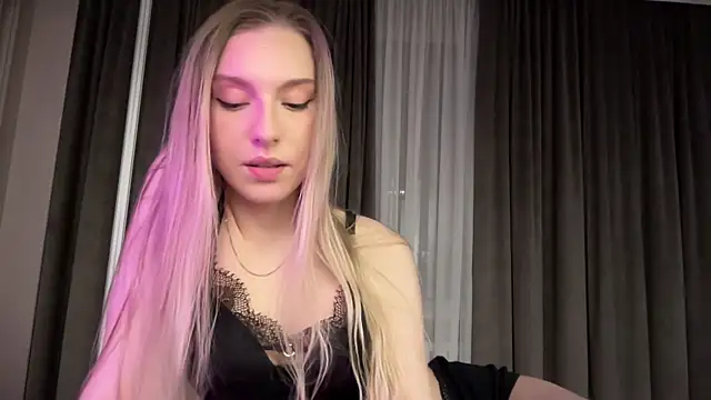 blondinkaa's cam snapshot