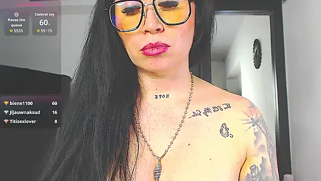 Vicky_hotmilf's cam snapshot