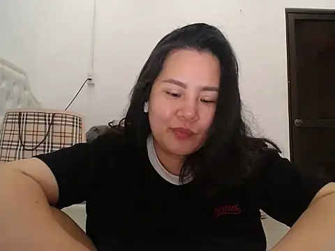 Thu_Hanoi_sweet_2026 live sex cam