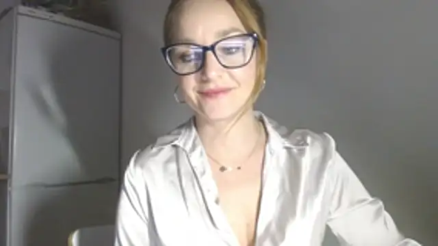 AliciaDesire live sex cam