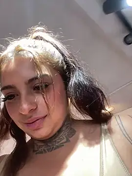 EmilyMoore_Pink's cam snapshot