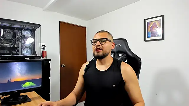 SebastianKnight's cam snapshot