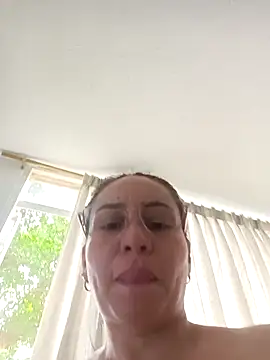 HealingHoney's cam snapshot