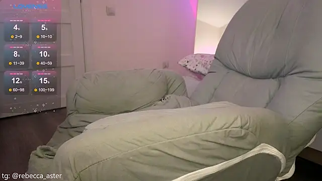 RebeccaAster's cam snapshot