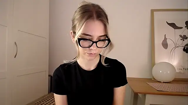 AmyDelight's cam snapshot