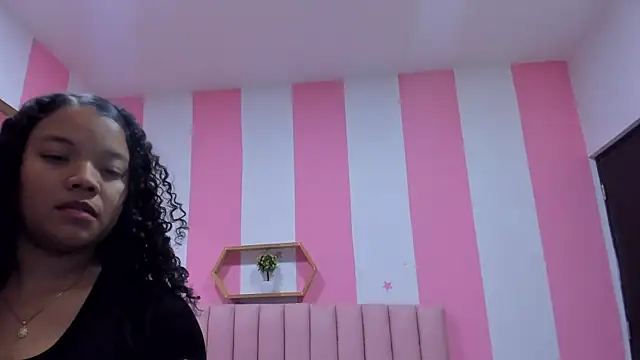 ISABELLA_020's cam snapshot