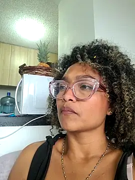 BiiancaEstradaa live sex cam