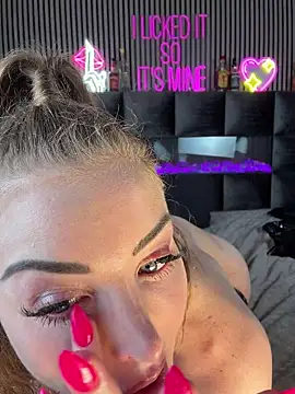 MilaMaaay live sex cam