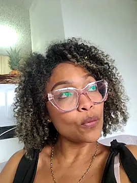 BiiancaEstradaa's cam snapshot