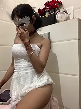 HEENA-STRIP's cam snapshot