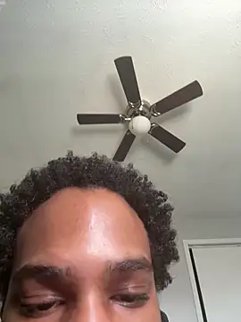 Tyeyoungg live sex cam