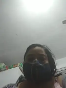 momo_loves's cam snapshot