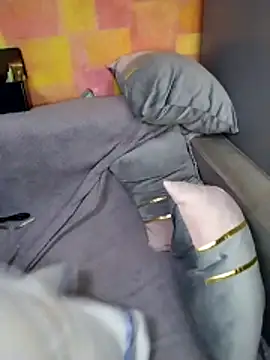 Very_sly_fox's cam snapshot