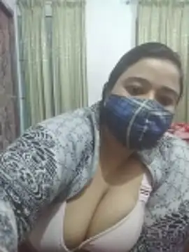 momo_loves's cam snapshot