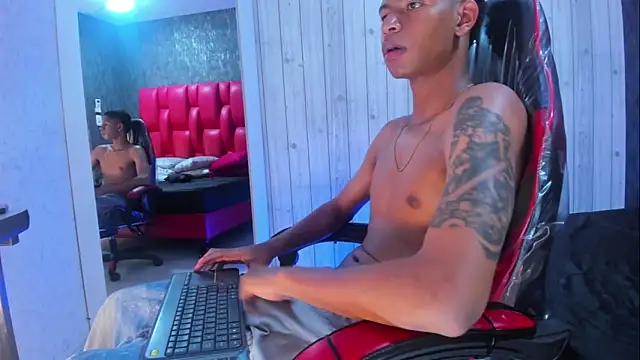 _erick_j's cam snapshot