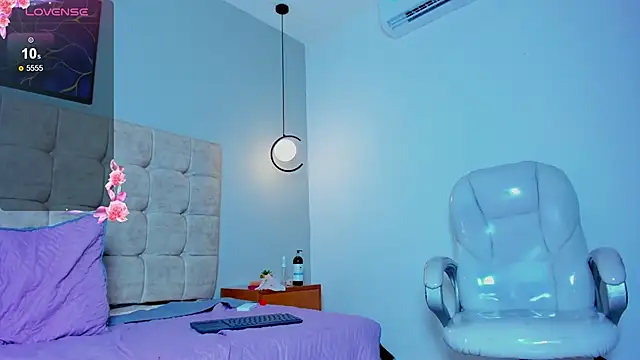 twink_royale18's cam snapshot