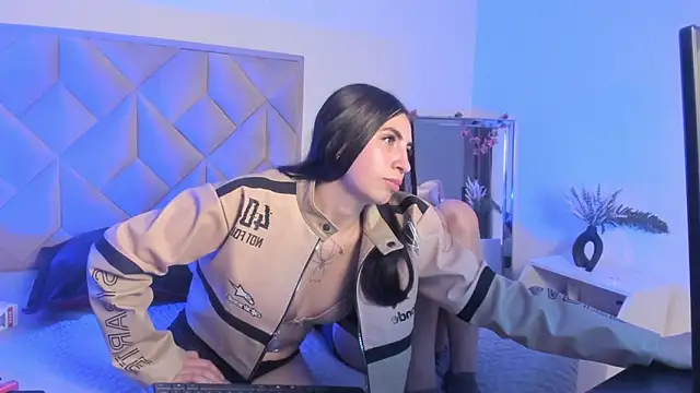 Chloe_Miller_2's cam snapshot