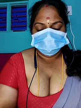 TamilSembaruthi143's cam snapshot