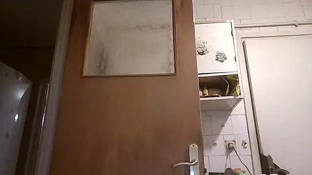 mariusica1@xh's cam snapshot