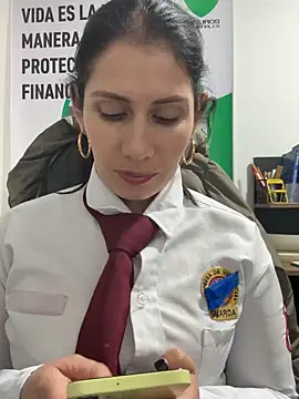 Alysson-- live sex cam