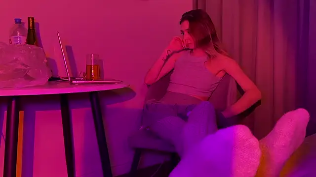 missmiroslava's cam snapshot