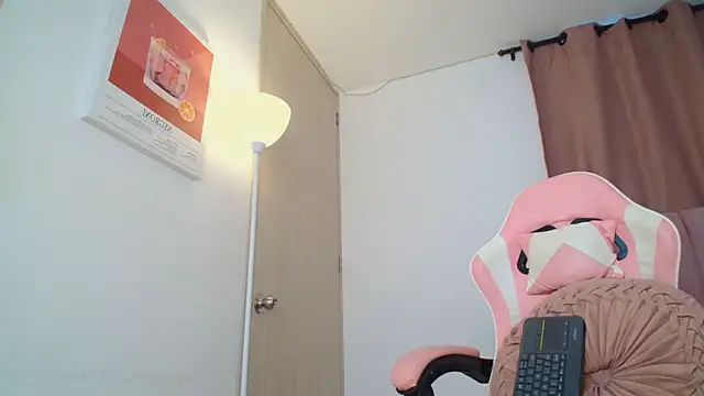 emmily_forev3r live sex cam