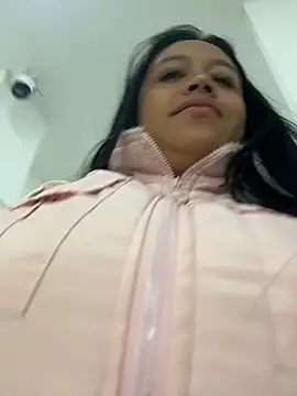 -Mia1's cam snapshot