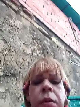 blondebitchlitle live sex cam