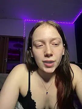 YoungLisaa18's cam snapshot