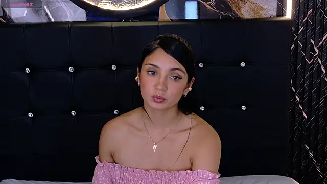 _ArianaToroo's cam snapshot