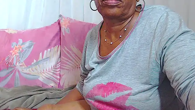 Freakyassnwildx's cam snapshot