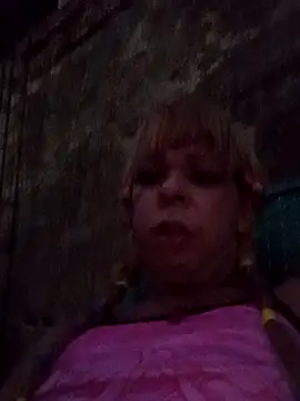 blondebitchlitle live sex cam