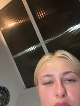 BabyBluexox live sex cam