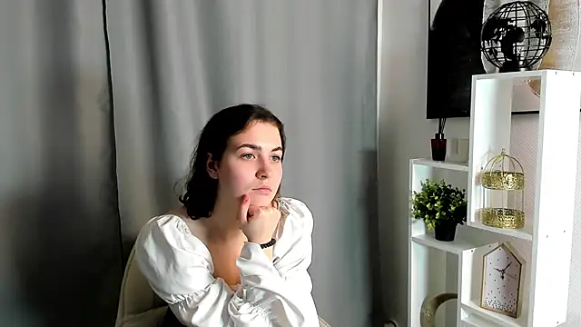 ShalaBethay live sex cam