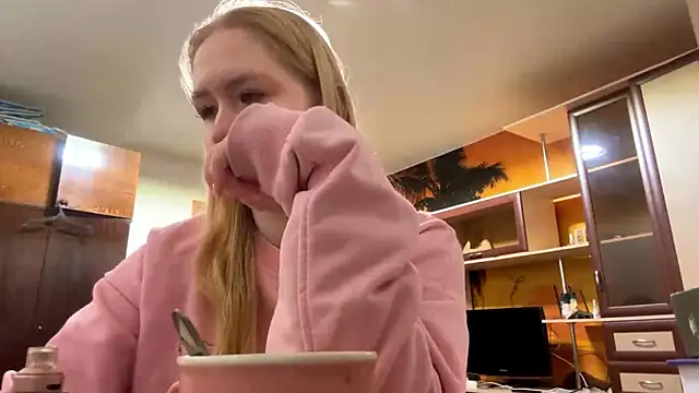 RoseBakeer's cam snapshot