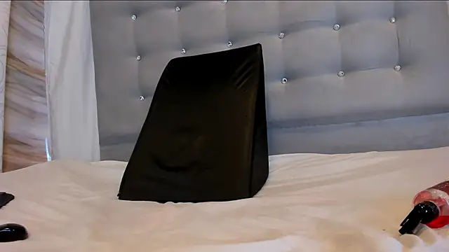 nymphomanya live sex cam