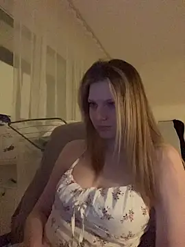 MaryHiggins live sex cam