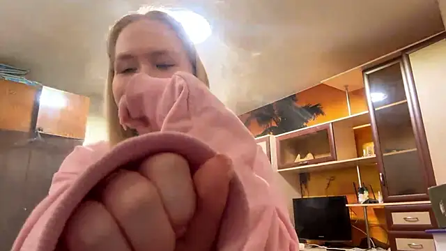 RoseBakeer's cam snapshot